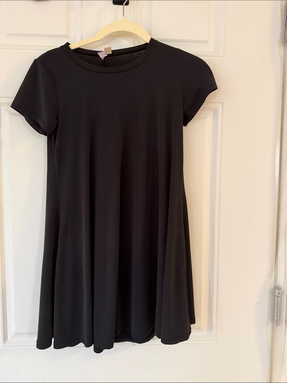 Minimalist Black T-Shirt Dress Casual Everyday Dress - Picture 2 of 4